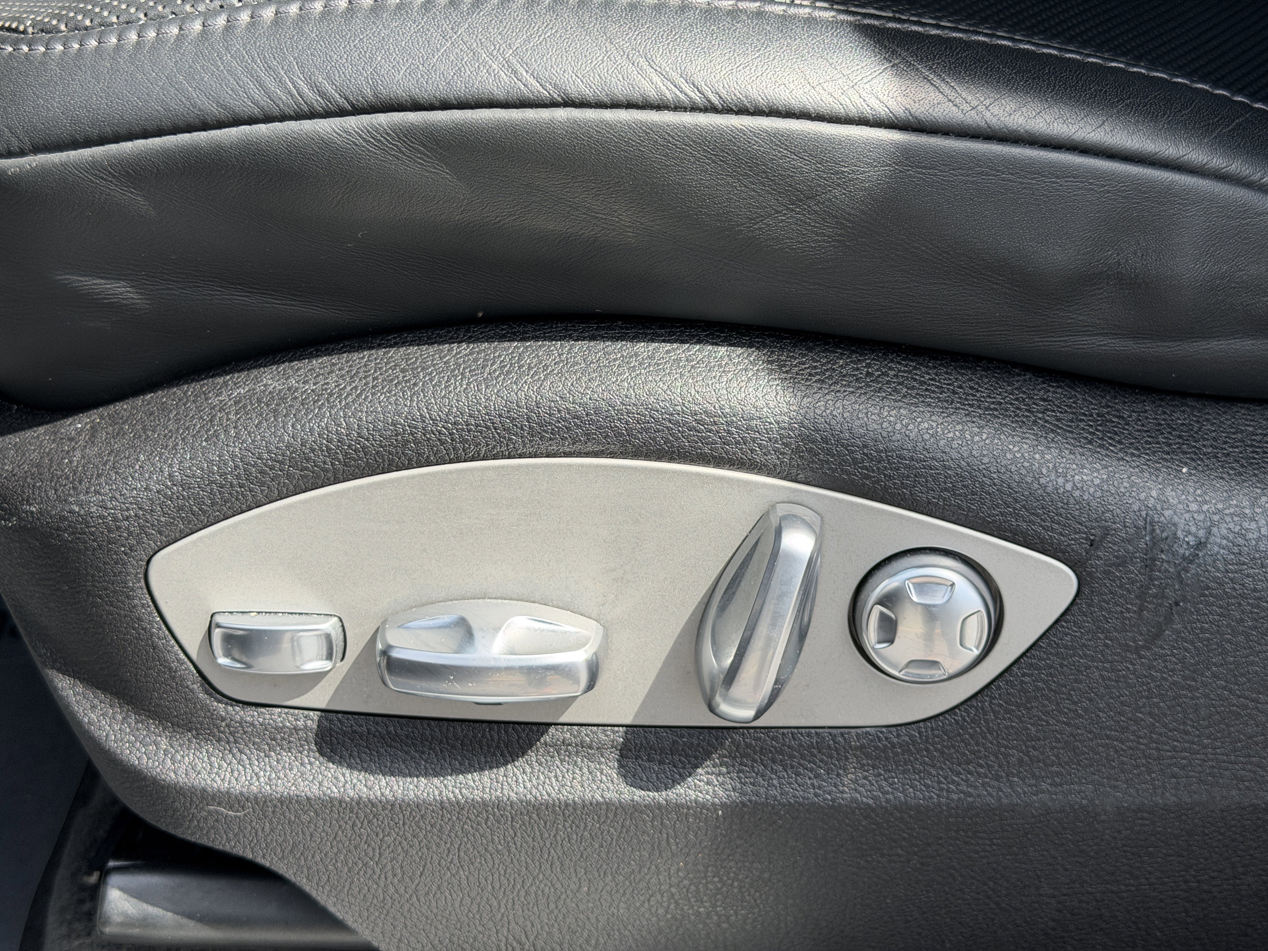 Certified 2020 Porsche Macan S AWD/4WD image 27