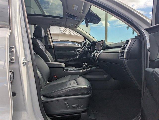 Used 2023 Kia Sorento SX image 18