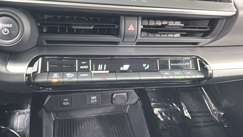 Used 2024 Toyota Prius LE image 26