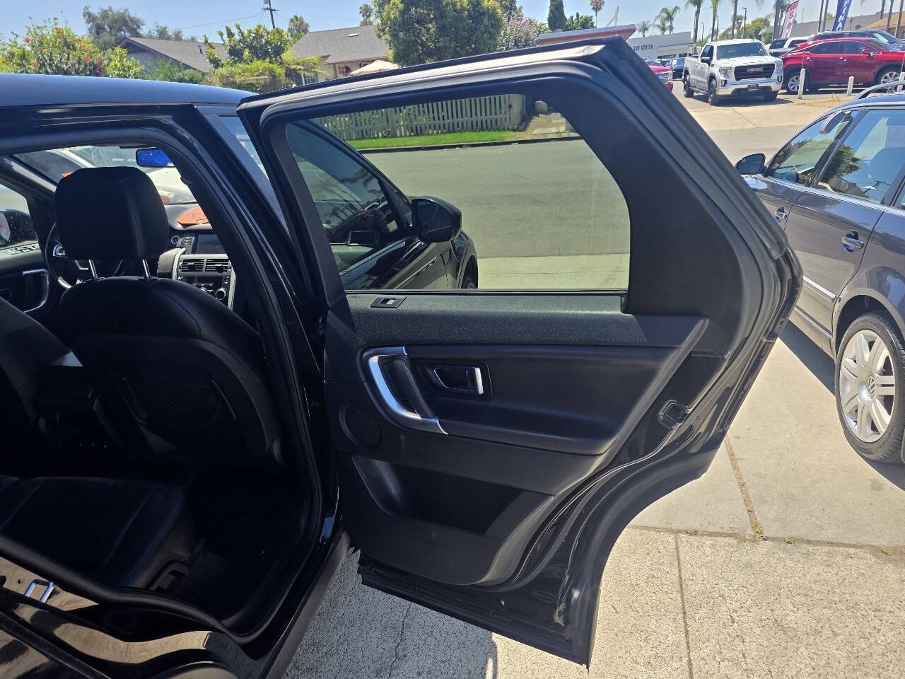 Used 2019 Land Rover Discovery Sport SE AWD/4WD image 18