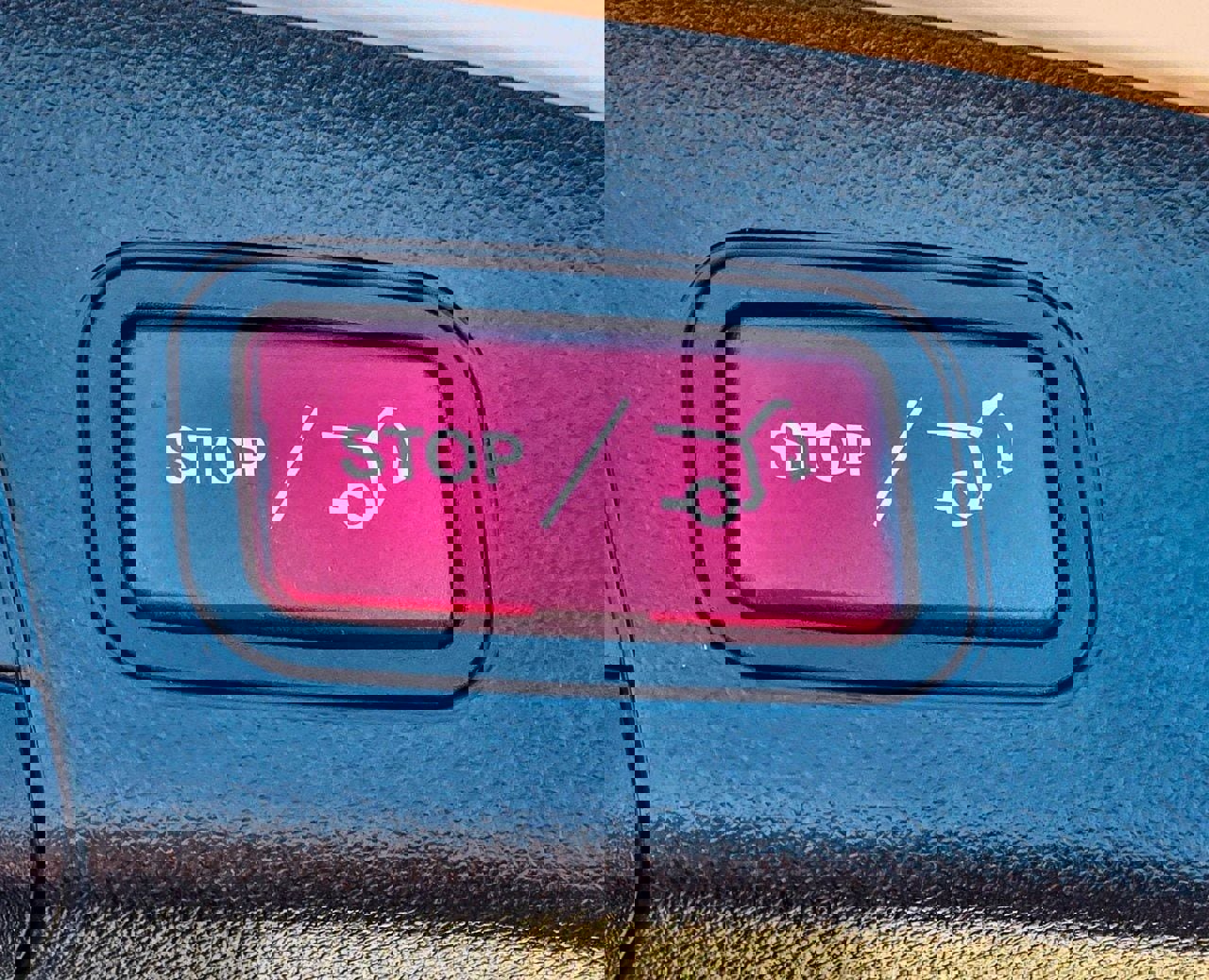 Used 2025 Mercedes-Benz GLA 250 4MATIC image 35