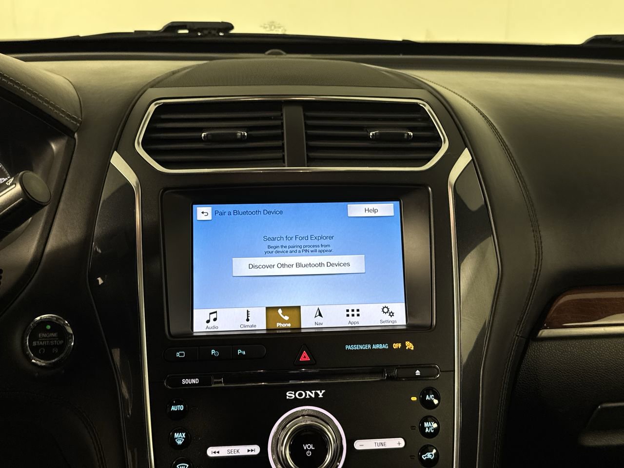 Used 2018 Ford Explorer Platinum AWD/4WD image 8