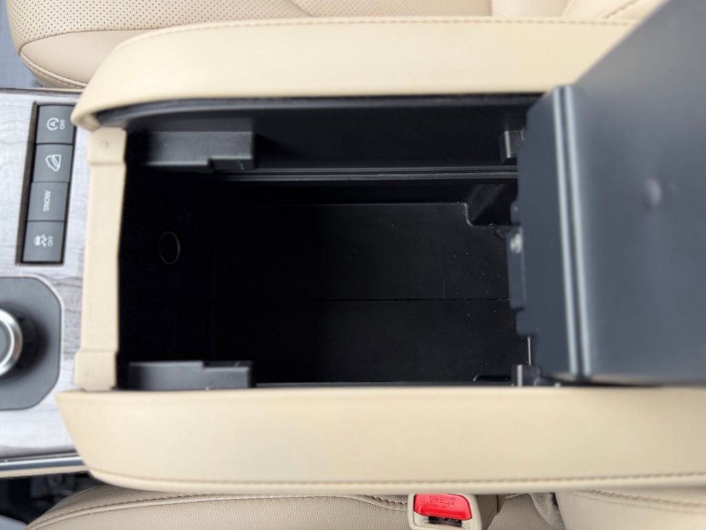 Used 2021 Toyota Highlander Limited image 22