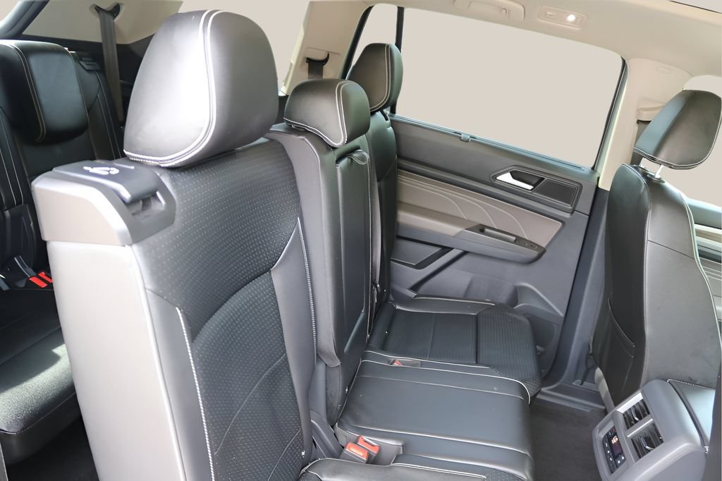 Used 2023 Volkswagen Atlas SEL AWD/4WD image 18