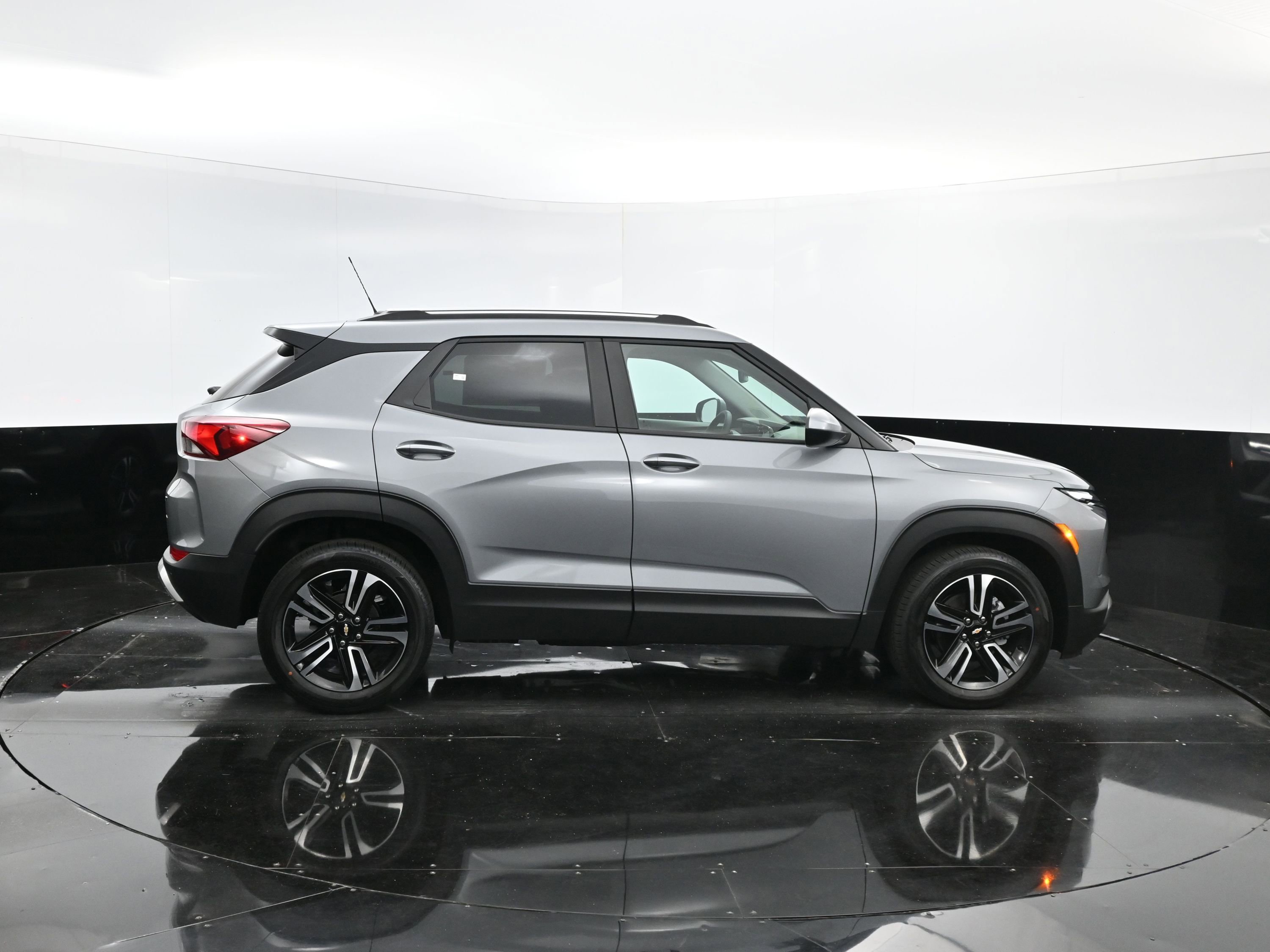 New 2025 Chevrolet TrailBlazer LT w/ Convenience Package image 8