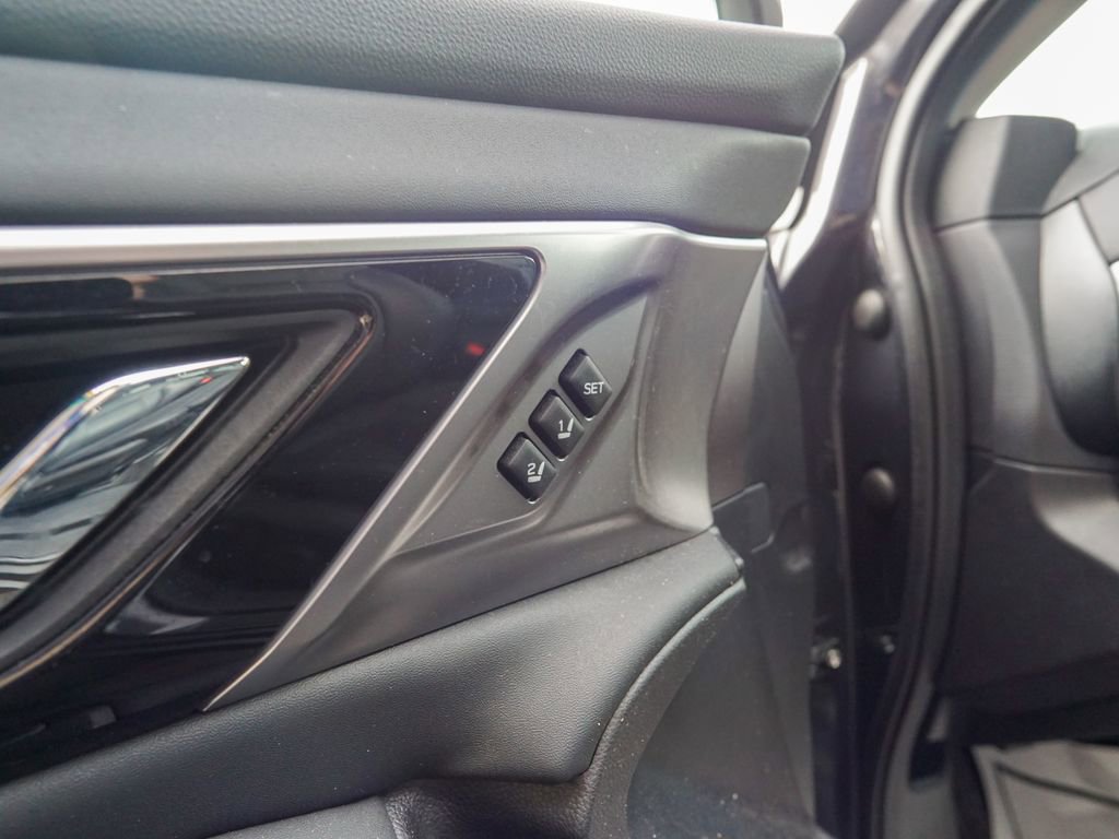 Used 2023 Subaru Outback Limited image 21