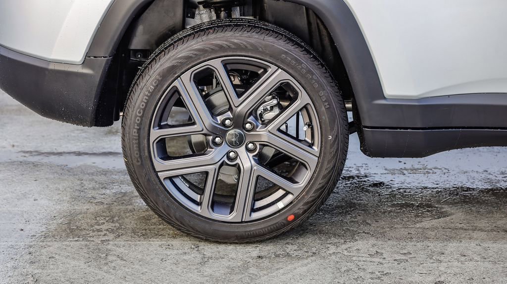 New 2026 Jeep Compass Latitude image 12