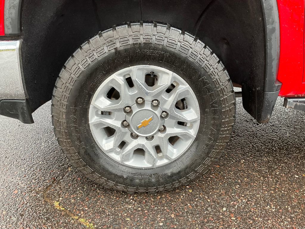 Used 2022 Chevrolet Silverado 2500 LT w/ Convenience Package image 38