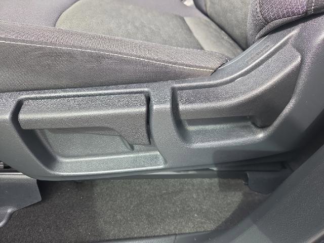 Used 2024 Nissan Pathfinder S AWD/4WD image 18