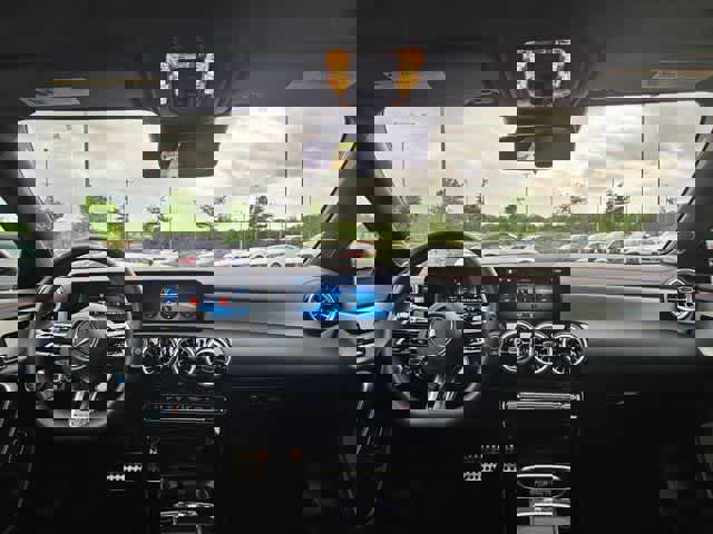 Used 2025 Mercedes-Benz CLA 35 AMG 4MATIC image 21