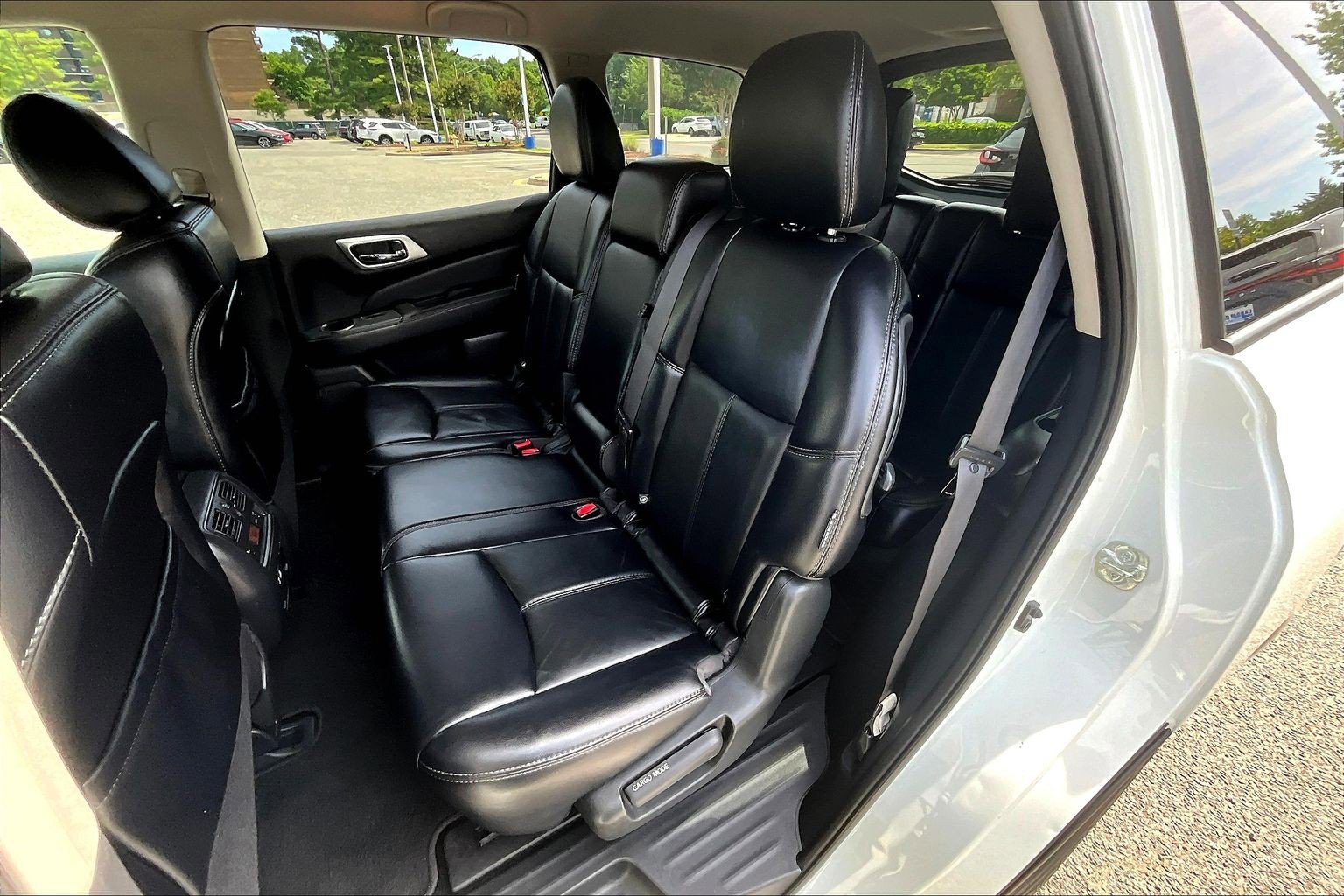 Used 2019 Nissan Pathfinder SL AWD/4WD image 27