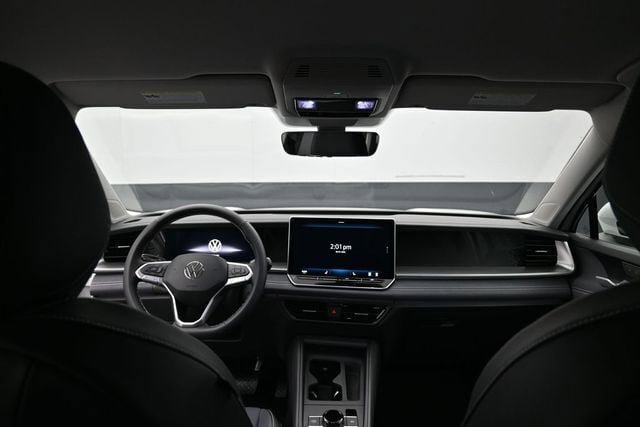New 2026 Volkswagen Tiguan SE FWD image 10
