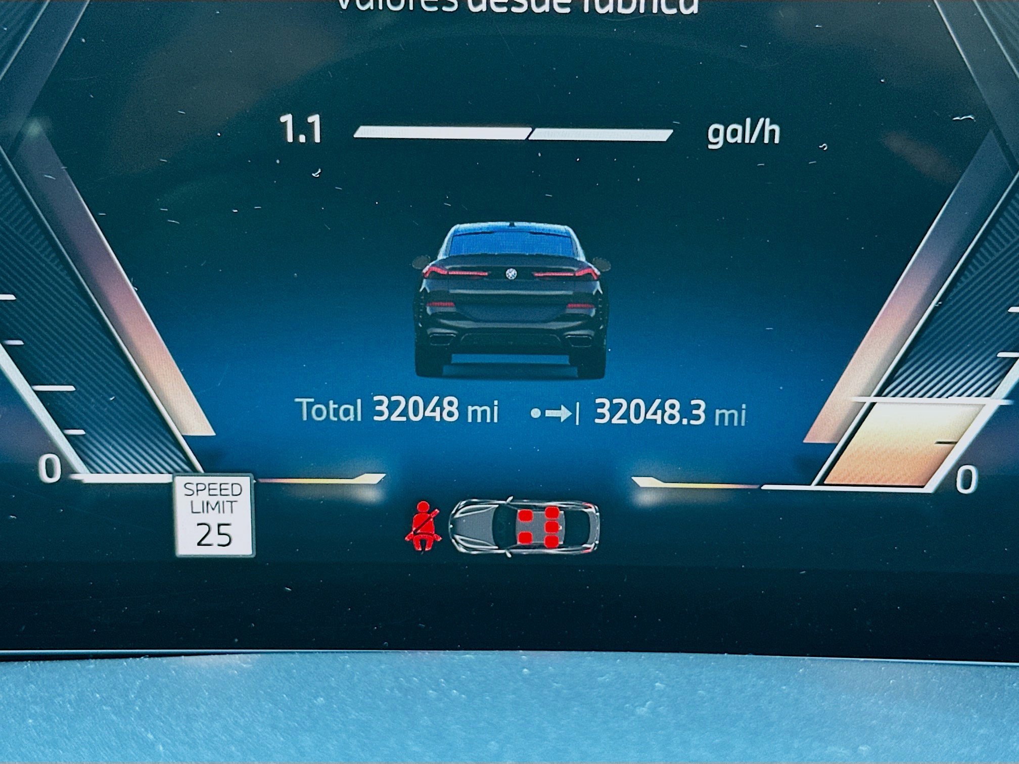 Used 2025 BMW X6 xDrive40i w/ Climate Comfort Package image 12