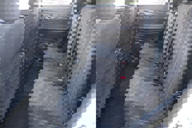 Used 2016 Nissan Rogue S AWD/4WD image 10