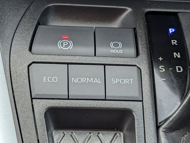 Used 2023 Toyota RAV4 LE FWD image 16