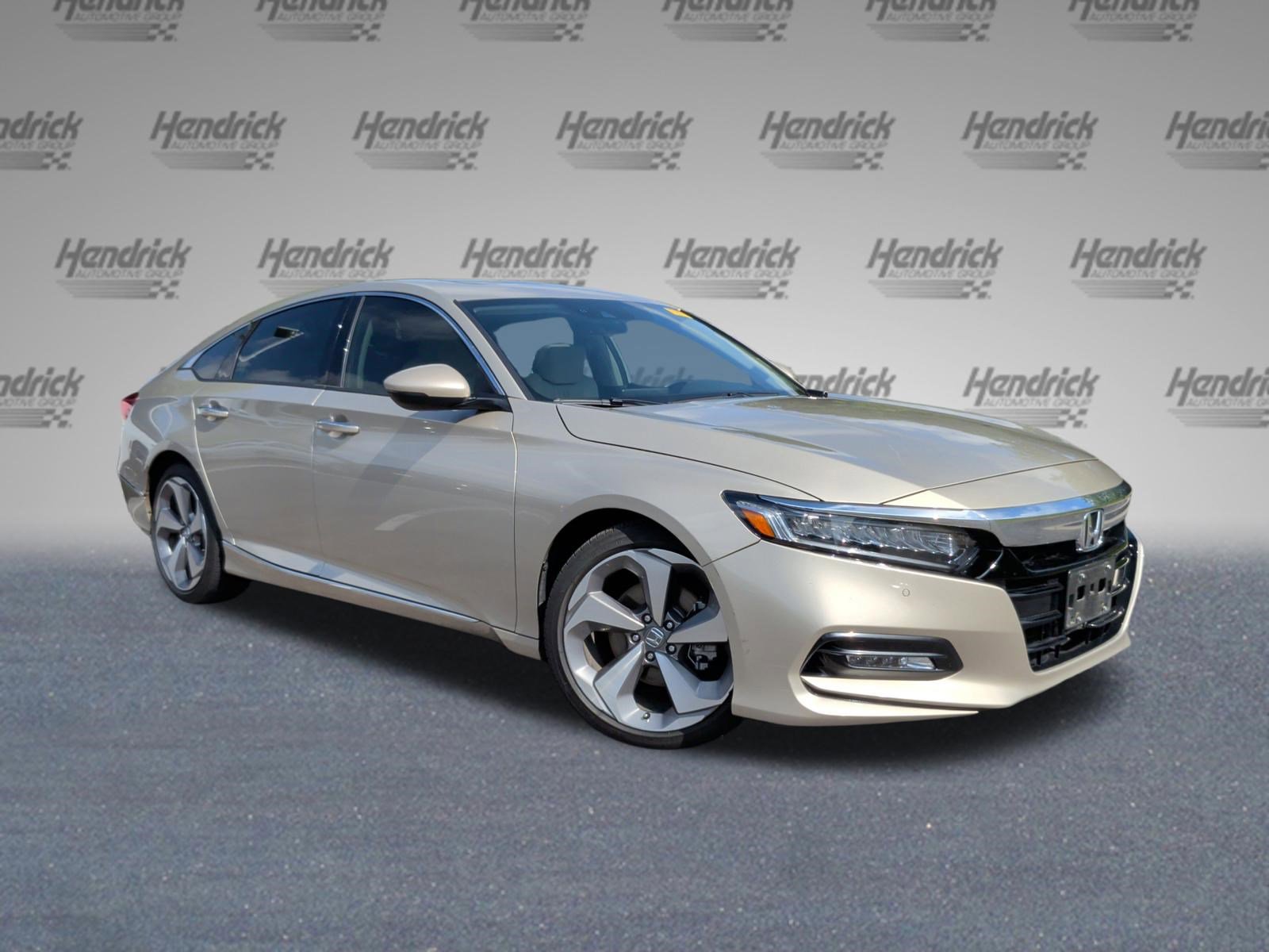 Used 2020 Honda Accord Touring image 2