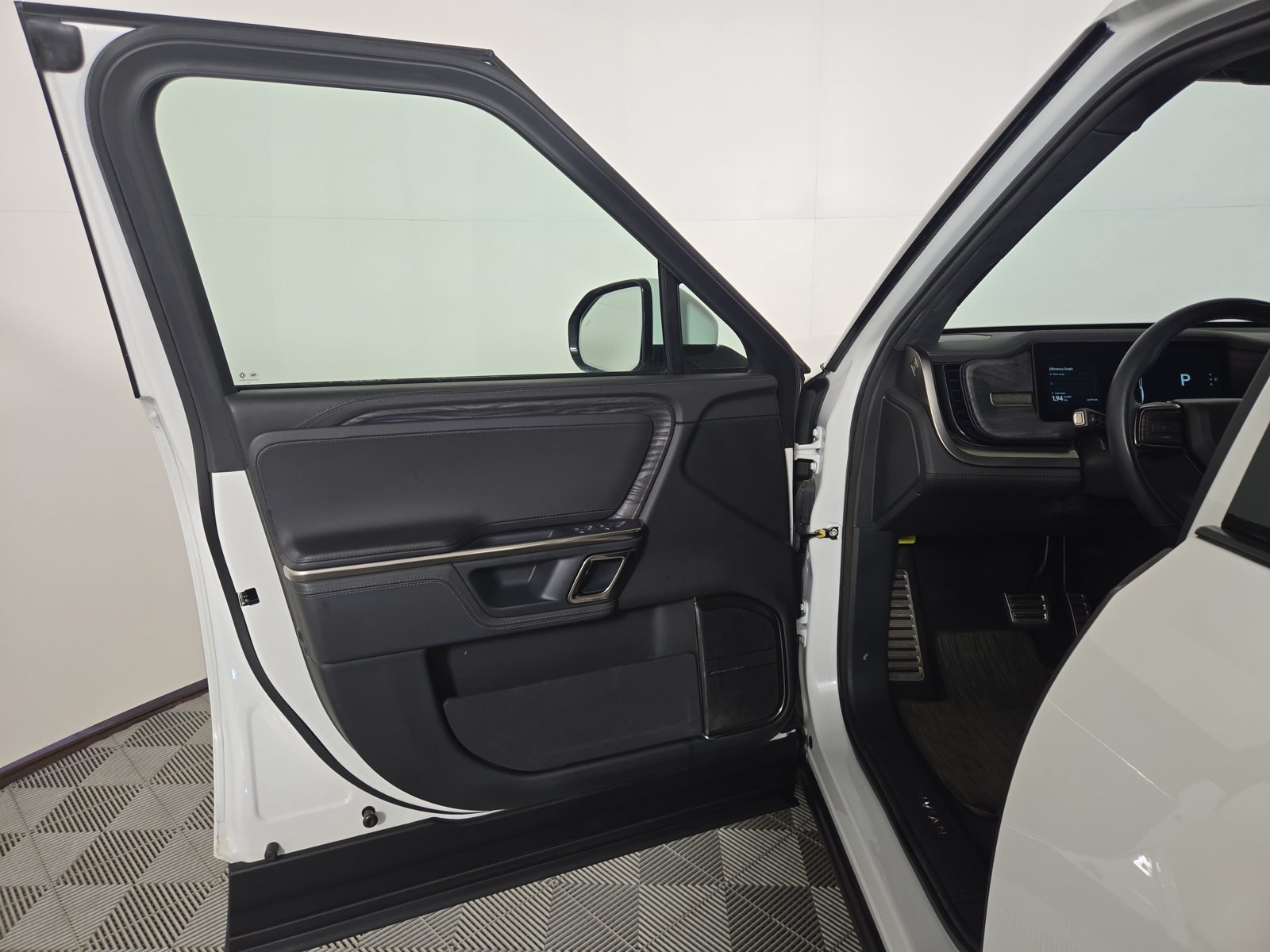 Used 2023 Rivian R1T Adventure Quad AWD/4WD image 16