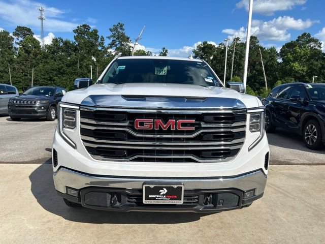 Used 2023 GMC Sierra 1500 SLT AWD/4WD image 2