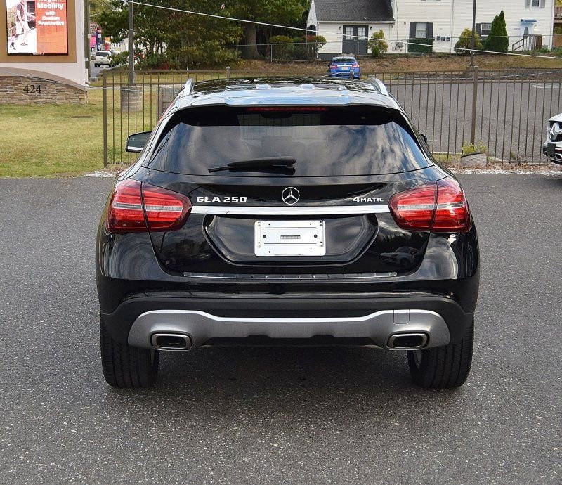 Used 2020 Mercedes-Benz GLA 250 4MATIC image 9