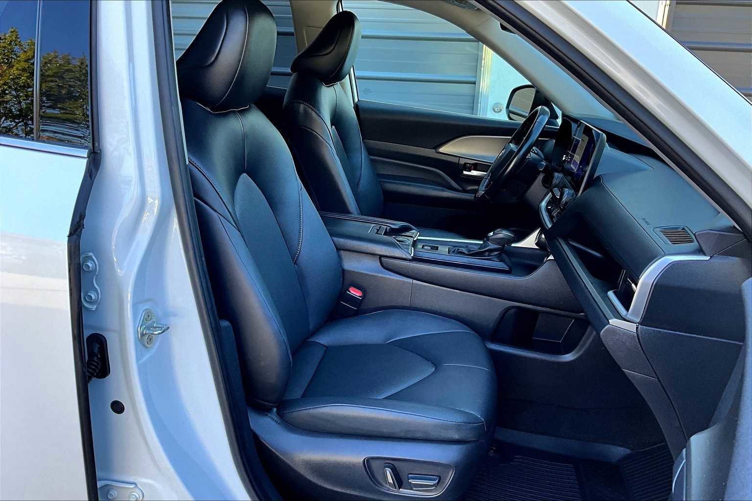 Used 2024 Toyota Grand Highlander XLE image 7