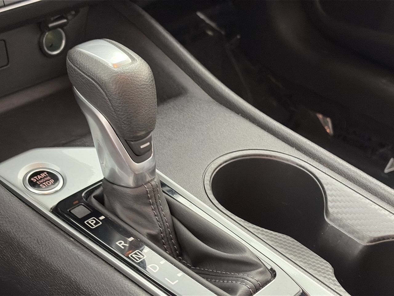 Used 2025 Nissan Altima 2.5 SV FWD image 14