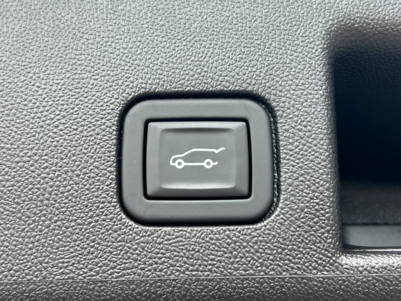 Used 2024 Chevrolet Equinox LT FWD image 34