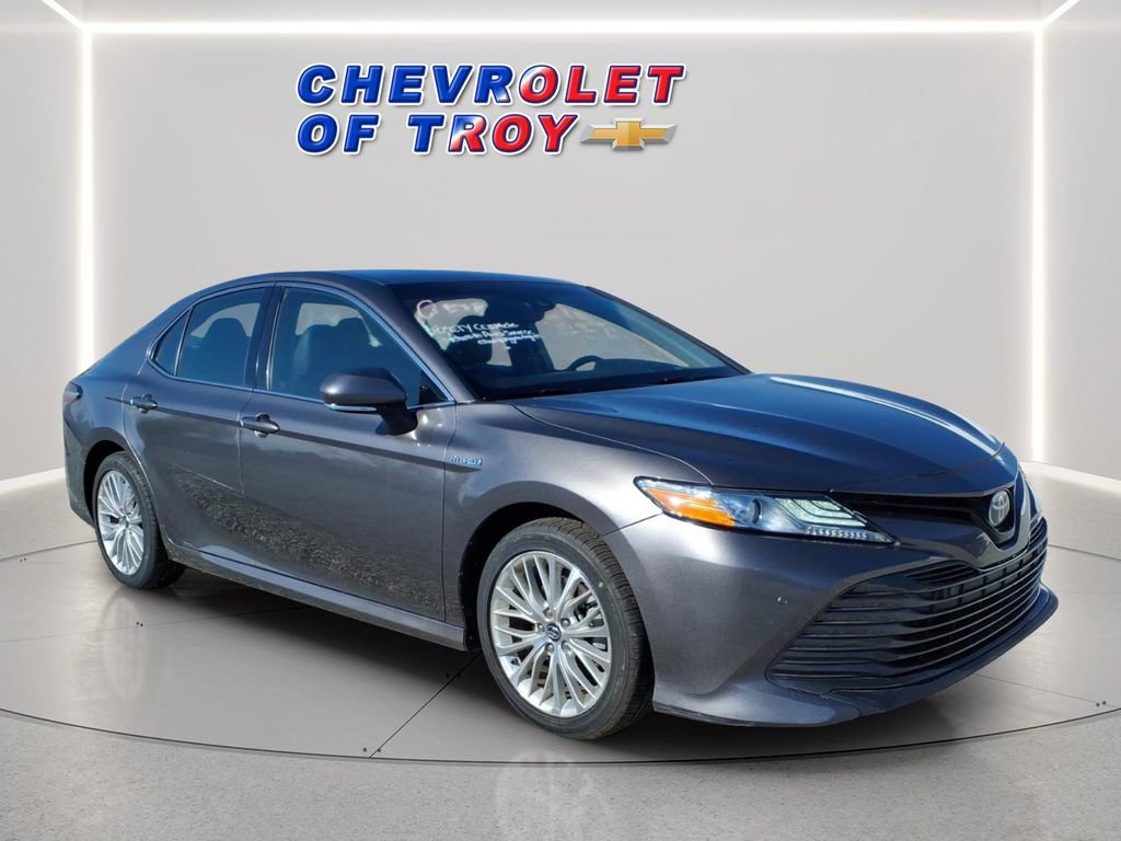 Used 2018 Toyota Camry XLE image 1