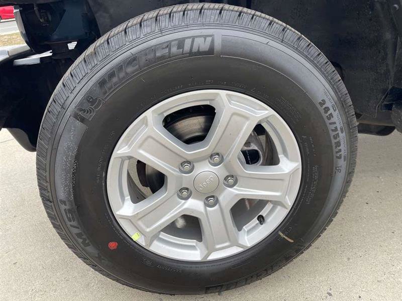 Used 2013 Jeep Wrangler Sport w/ Connectivity Group image 32