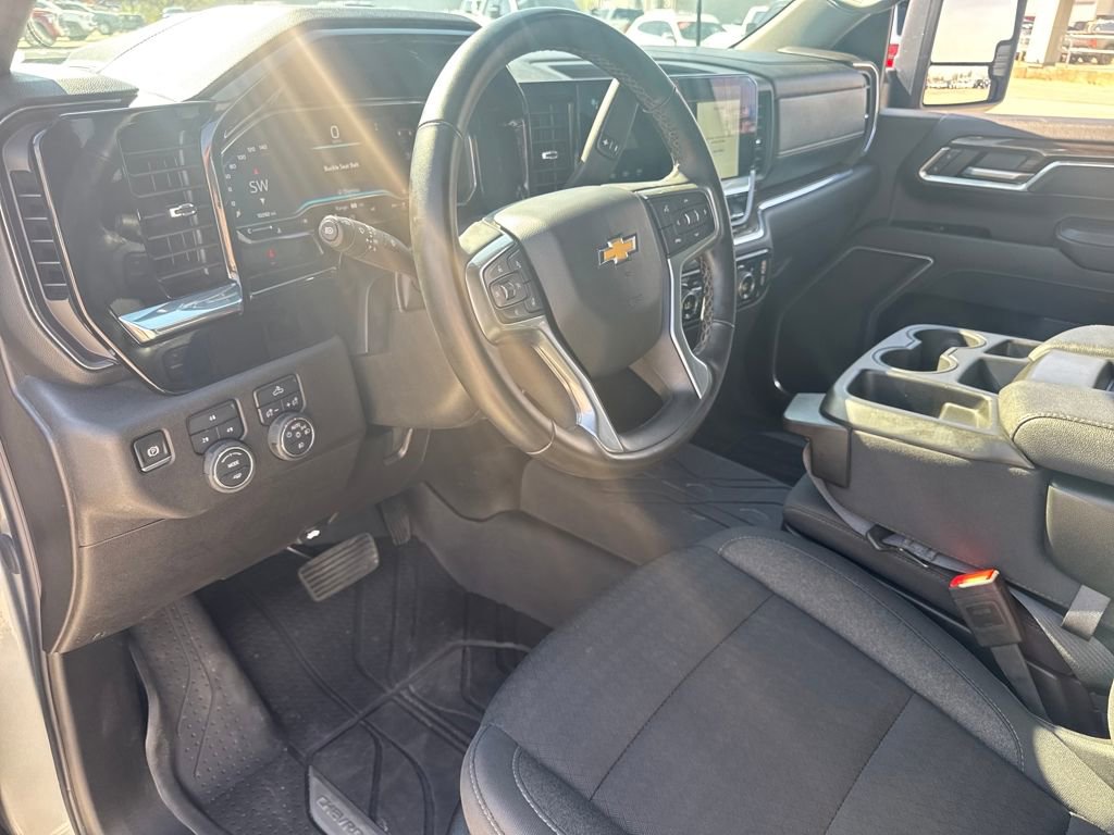Used 2025 Chevrolet Silverado 2500 LT w/ Convenience Package image 15