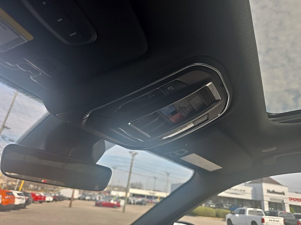 New 2025 Jeep Grand Cherokee Limited image 18