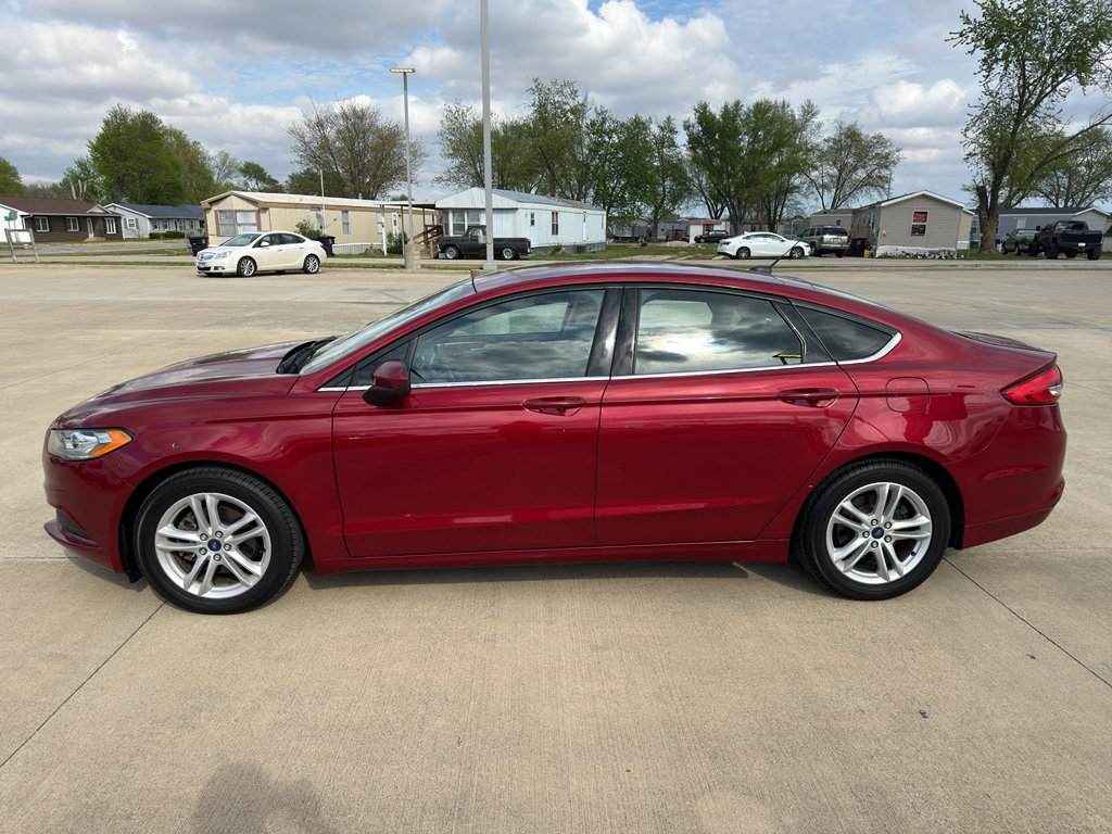 Used 2018 Ford Fusion SE w/ Fusion SE Technology Package FWD image 6