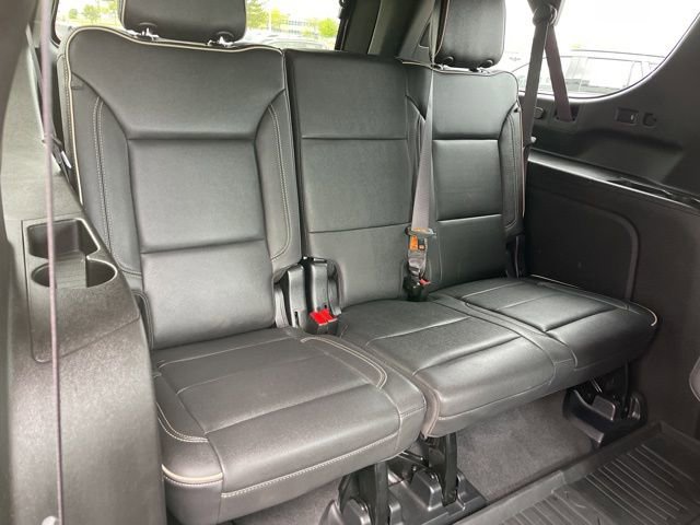 Used 2023 GMC Yukon XL SLT w/ SLT Premium Package image 18
