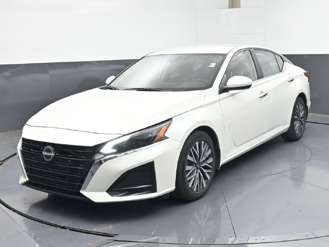 Used 2023 Nissan Altima 2.5 SV FWD image 1