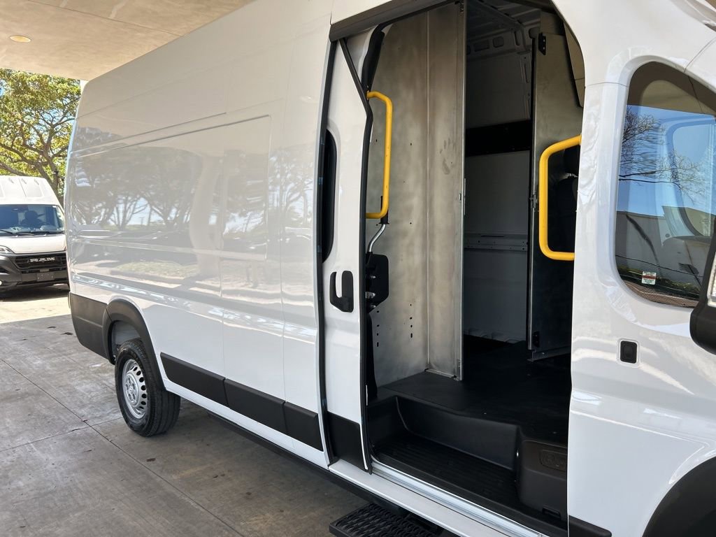 Used 2024 RAM ProMaster 3500 w/ Delivery Van Package image 20