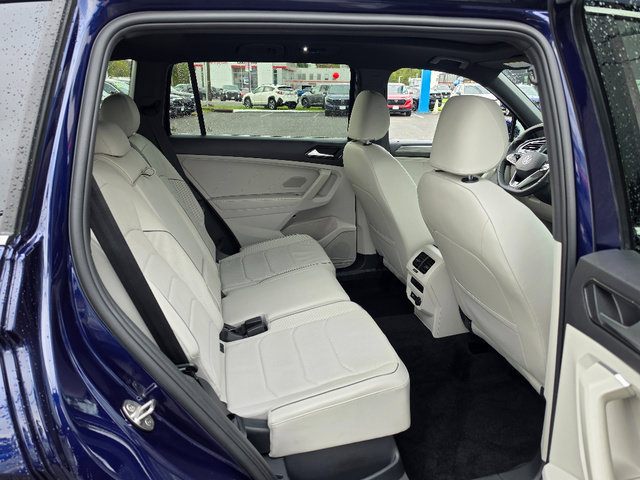 Used 2022 Volkswagen Tiguan SEL R-Line AWD/4WD image 15