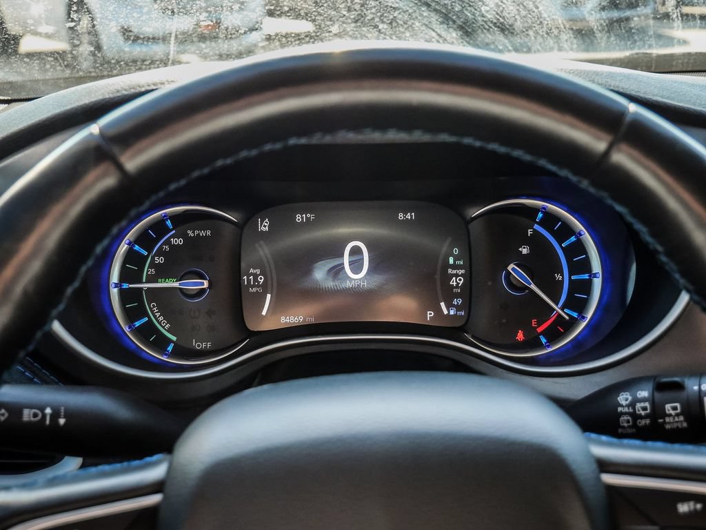Used 2021 Chrysler Pacifica Touring-L FWD image 43