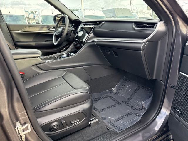 Used 2024 Jeep Grand Cherokee Limited w/ Luxury Tech Group II image 13