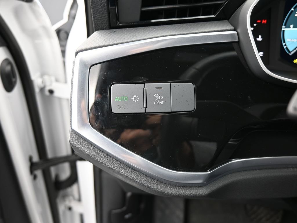 Used 2025 Audi Q3 2.0T Premium image 32