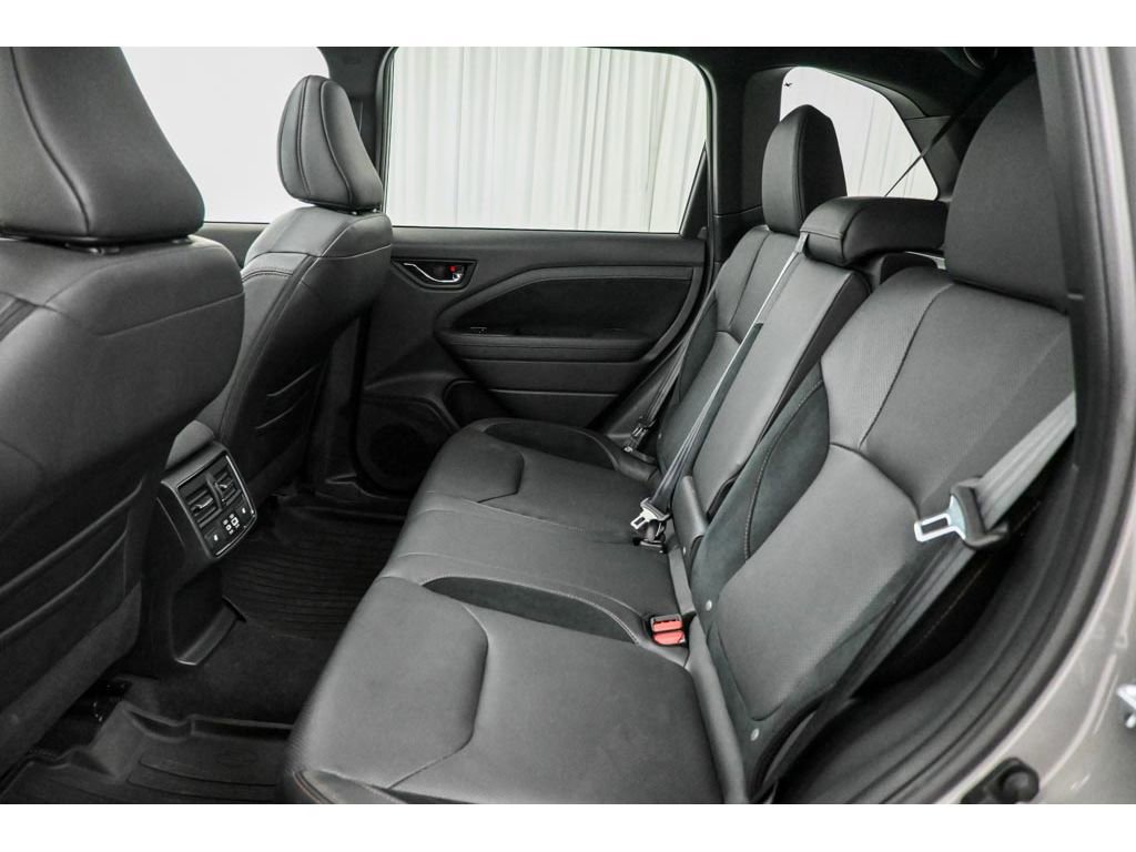 Used 2025 Subaru Forester Touring AWD/4WD image 12