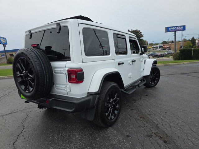 Used 2025 Jeep Wrangler Unlimited Sahara w/ Safety Group AWD/4WD image 6