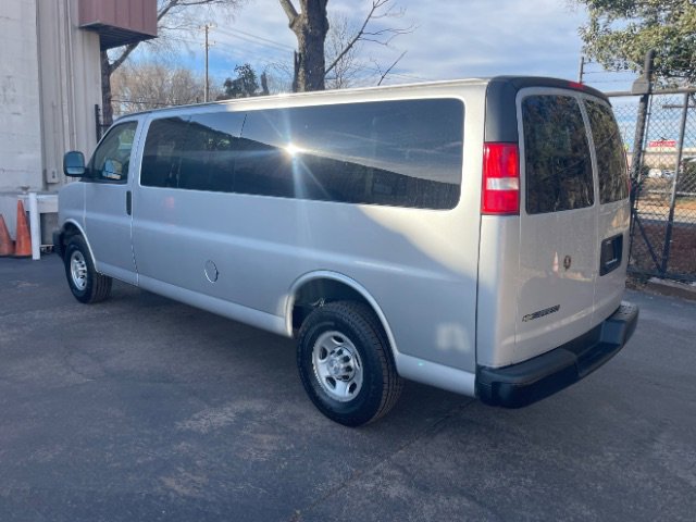 Used 2023 Chevrolet Express 3500 LS RWD image 3