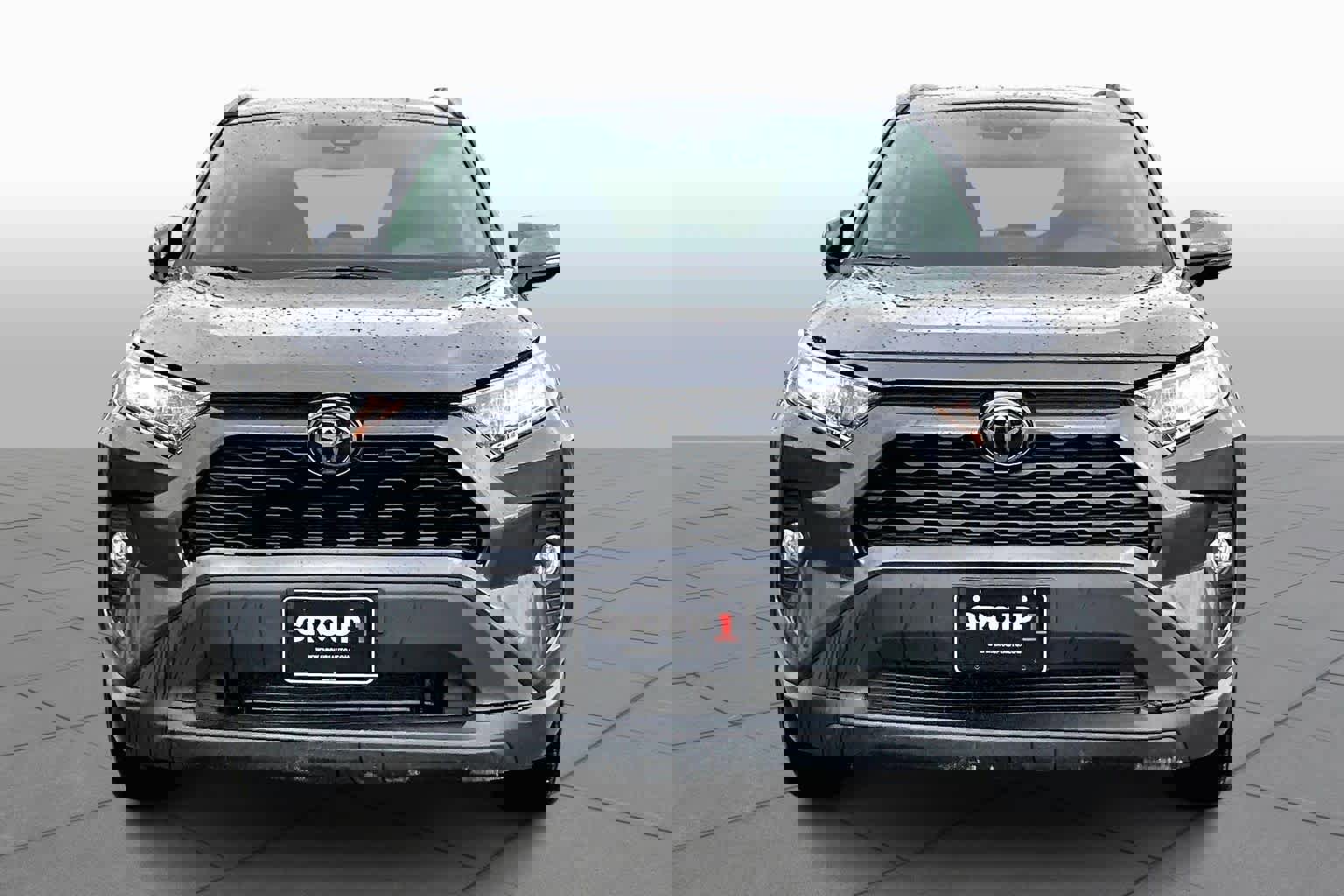 Used 2020 Toyota RAV4 XLE w/ Convenience Package image 3