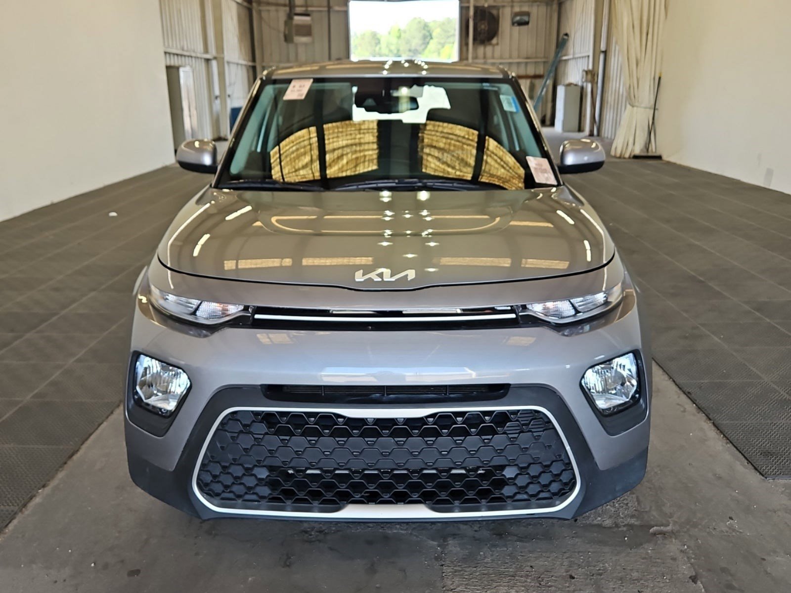 Used 2022 Kia Soul S FWD image 2