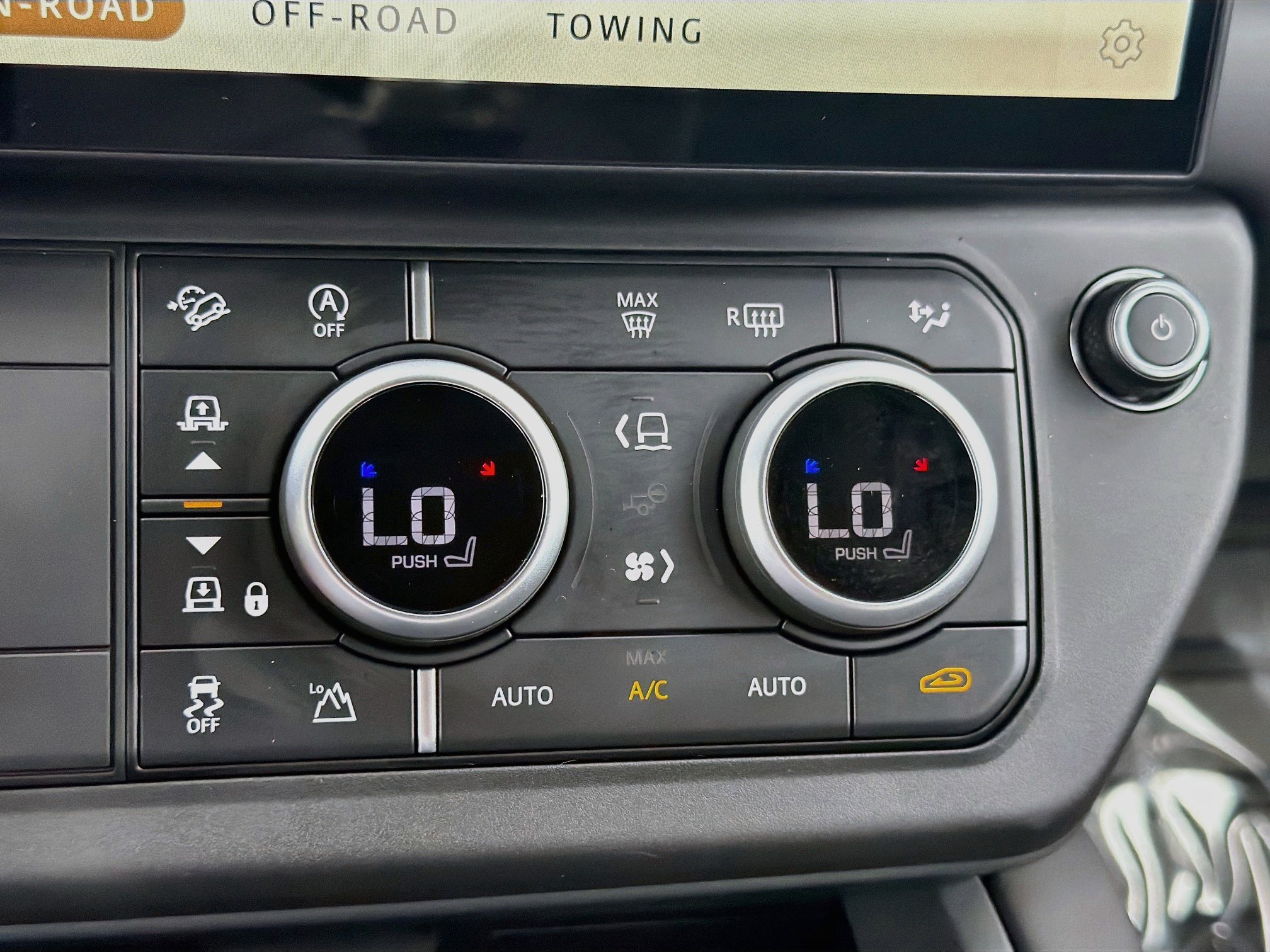 New 2026 Land Rover Defender 110 X-Dynamic SE AWD/4WD image 34