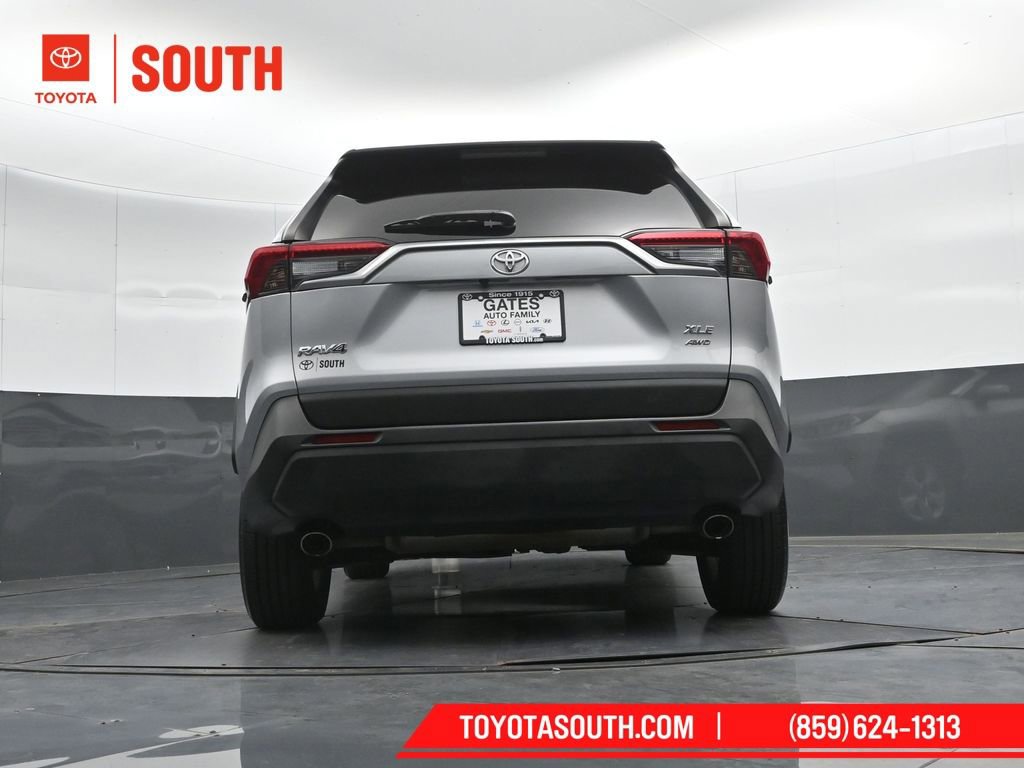 Used 2019 Toyota RAV4 XLE w/ Carpet Mat Package AWD/4WD image 35