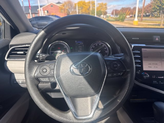 Used 2020 Toyota Camry LE w/ Sunroof Package FWD image 17