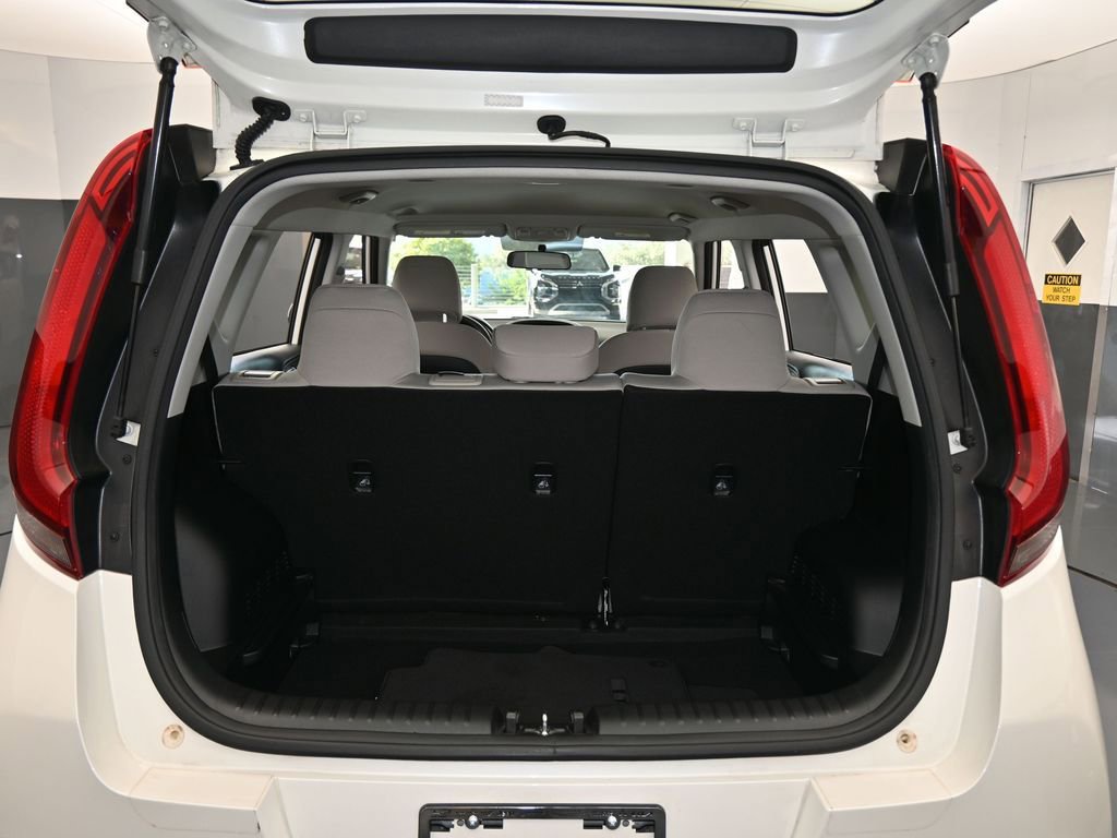 Used 2021 Kia Soul LX image 32