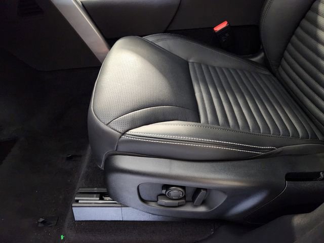 Used 2025 Land Rover Discovery S AWD/4WD image 23