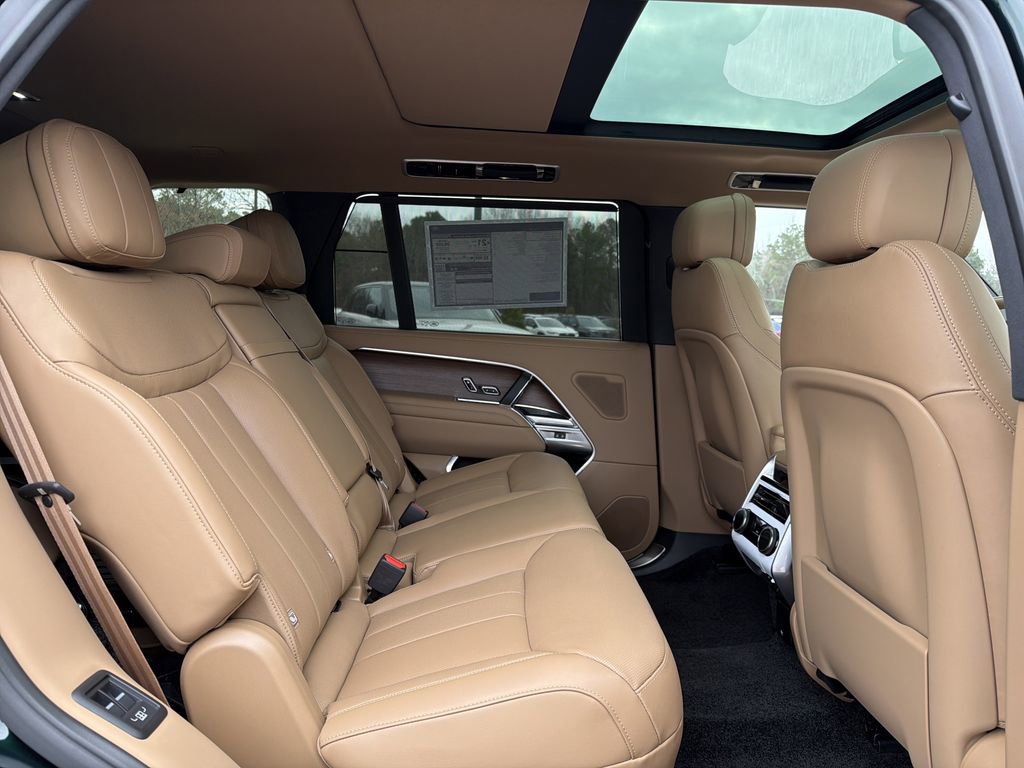 New 2026 Land Rover Range Rover Long Wheelbase SE AWD/4WD image 14