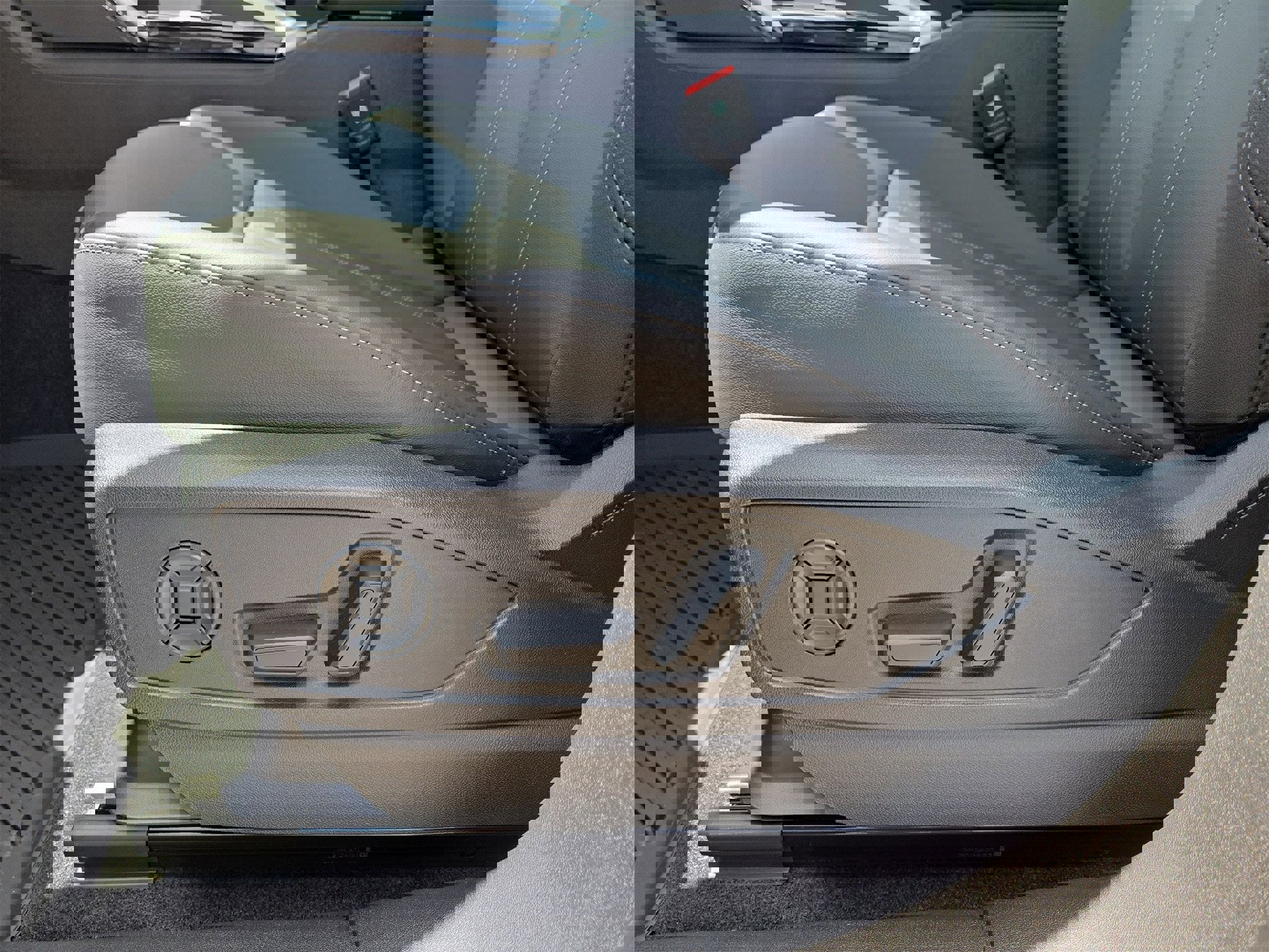 New 2025 Audi Q5 Premium image 17